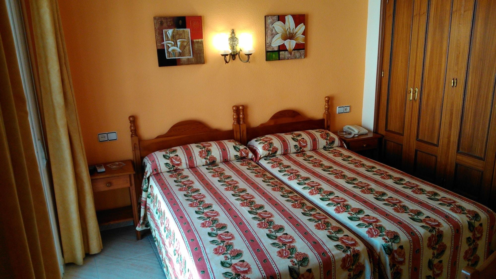 Hostal Italia 푸엔히롤라 외부 사진