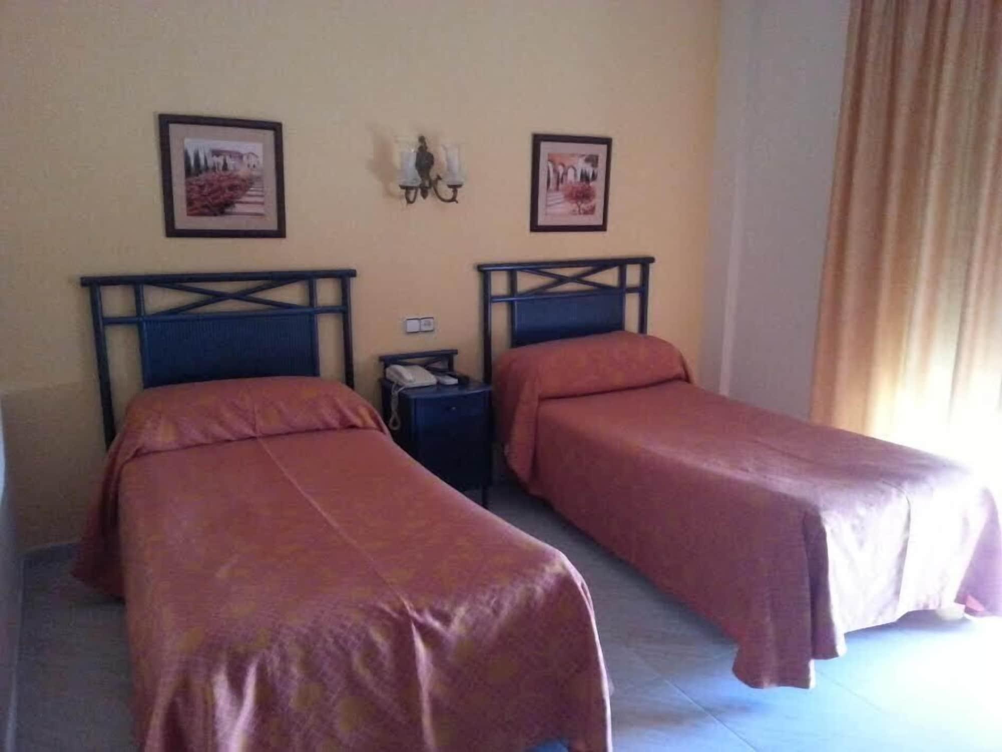Hostal Italia 푸엔히롤라 외부 사진