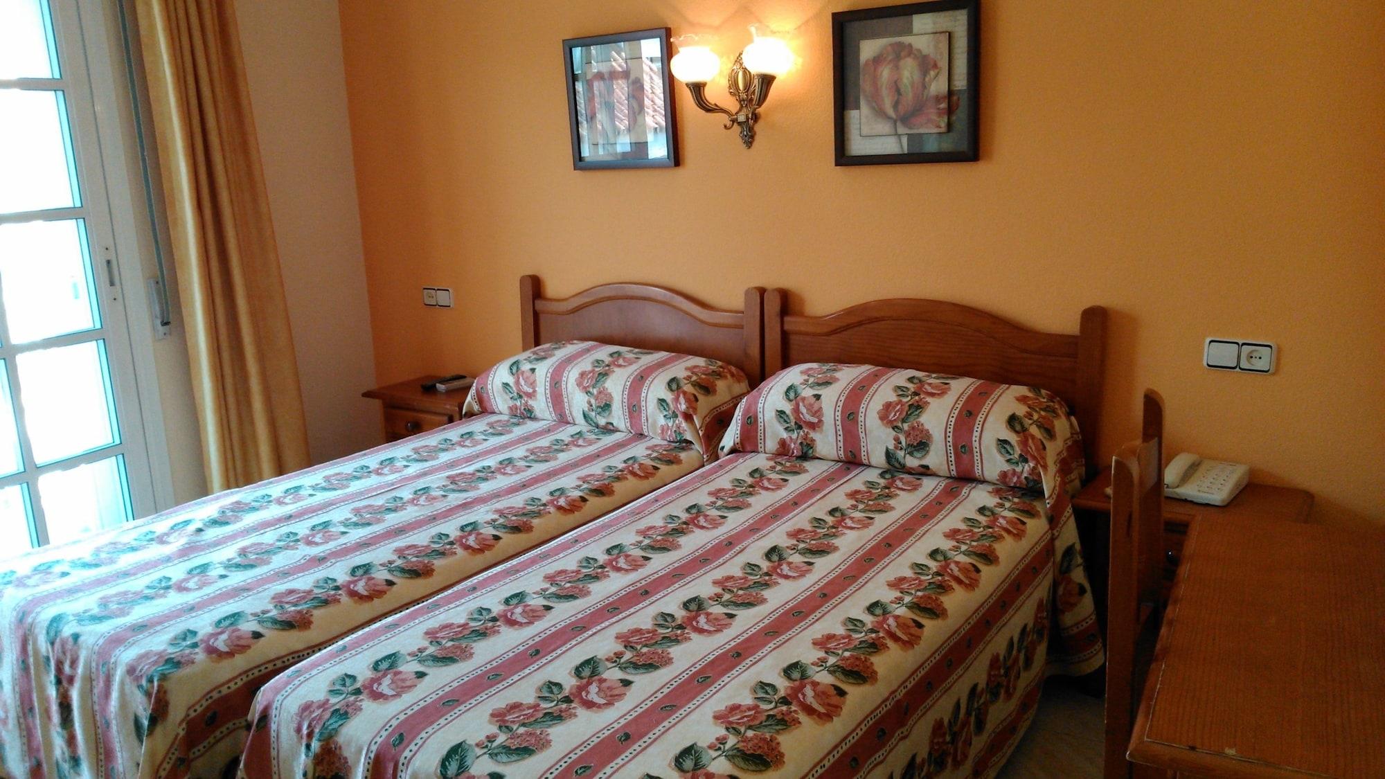 Hostal Italia 푸엔히롤라 외부 사진