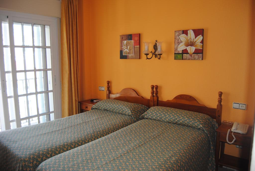 Hostal Italia 푸엔히롤라 외부 사진